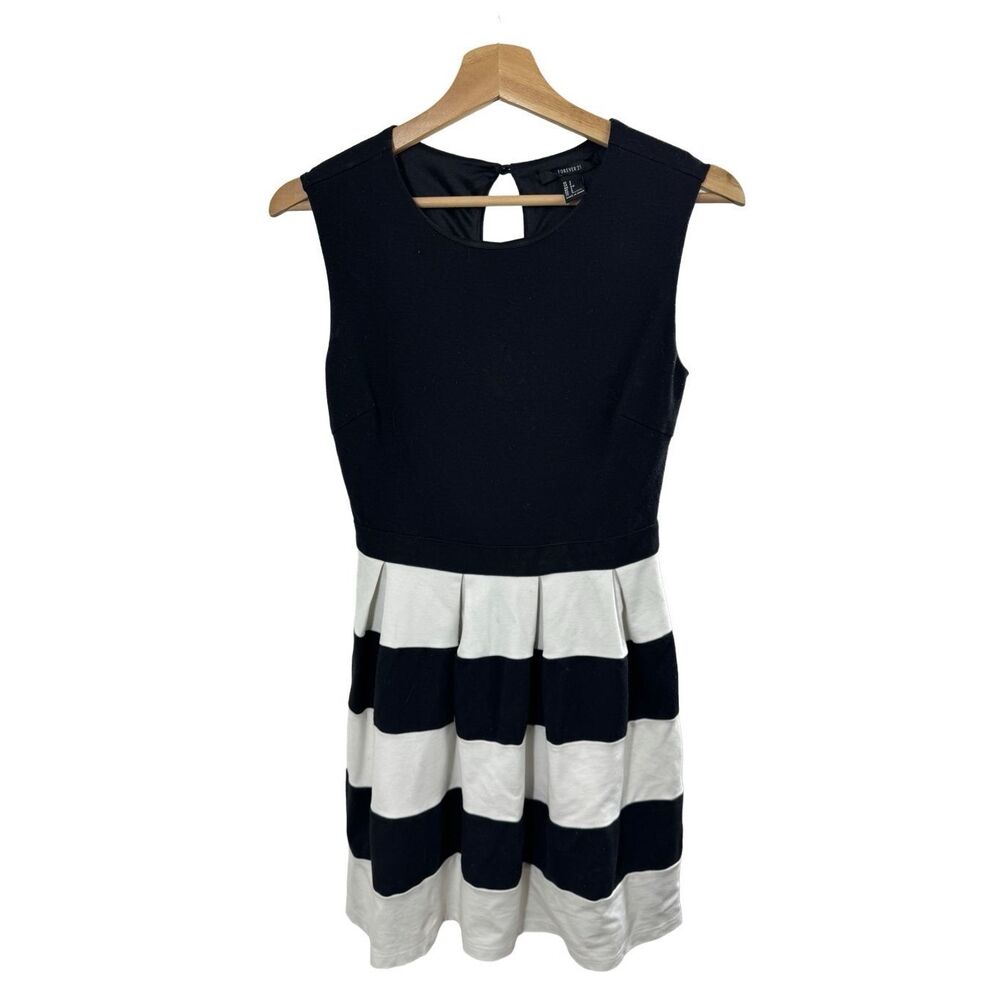 FOREVER 21 Black Sleeveless Pleated Fit & Flare Dress Size S Striped Nautical